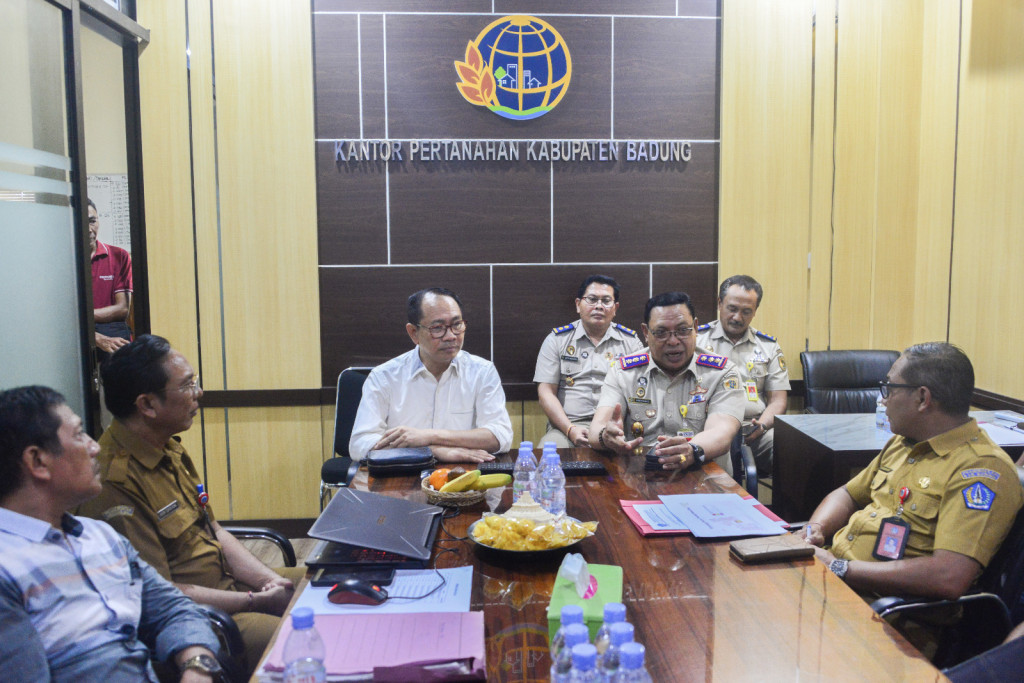 Wabup Suiasa Pimpin Rakor Fasos dan Fasum